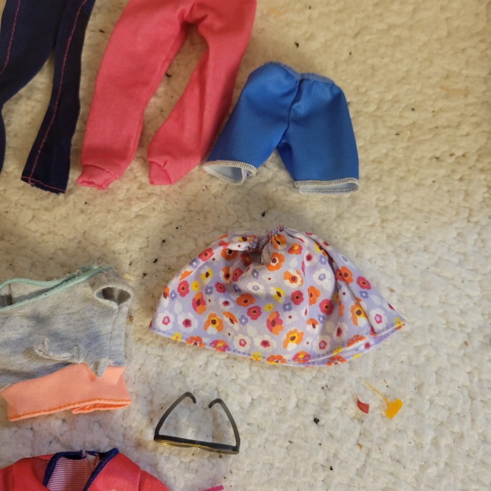 Barbie Fashion Doll Clothes Lot 18pc Roxy Swimsuit Panda Reveal Multi Excellent - Picture 3 of 8